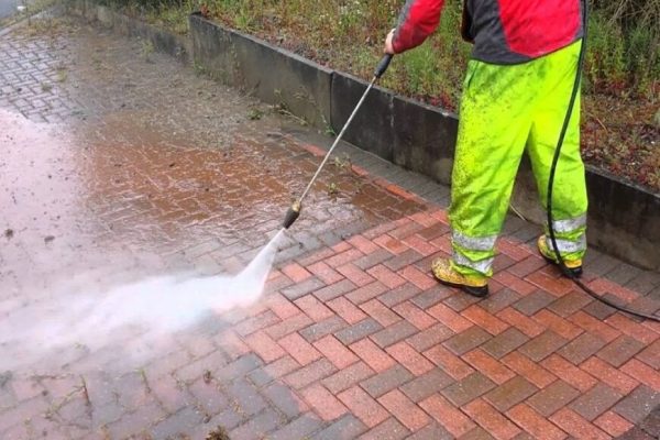 driveway-clean Driveway & Patio Cleaning